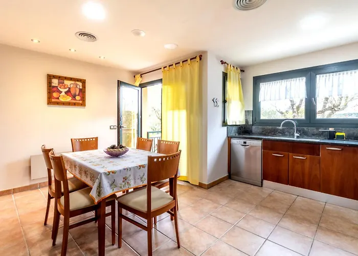 Alpehytte Ca La Iaia - Casa Con Piscina Y Jardin Girona