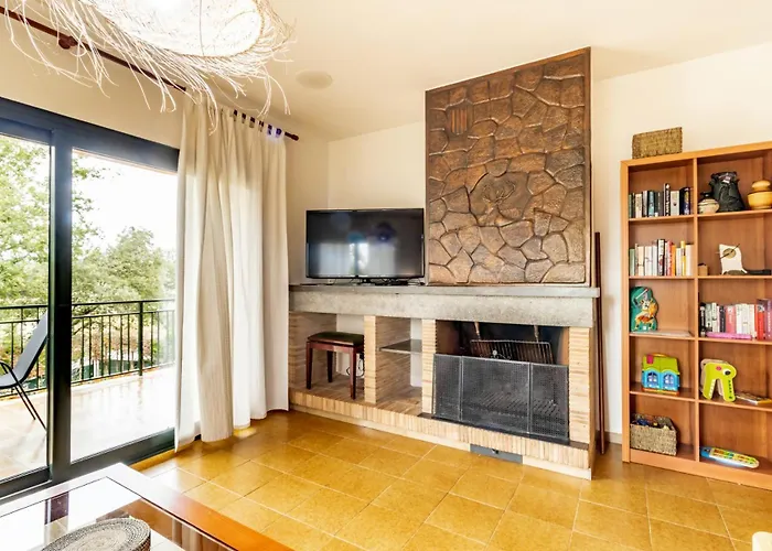 Alpehytte Ca La Iaia - Casa Con Piscina Y Jardin Girona